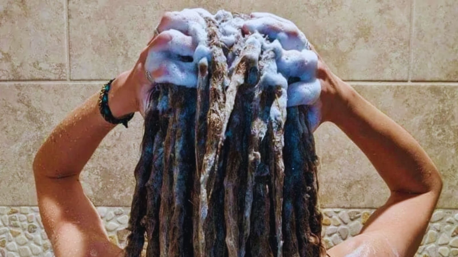 Conditioning Dreads Safely