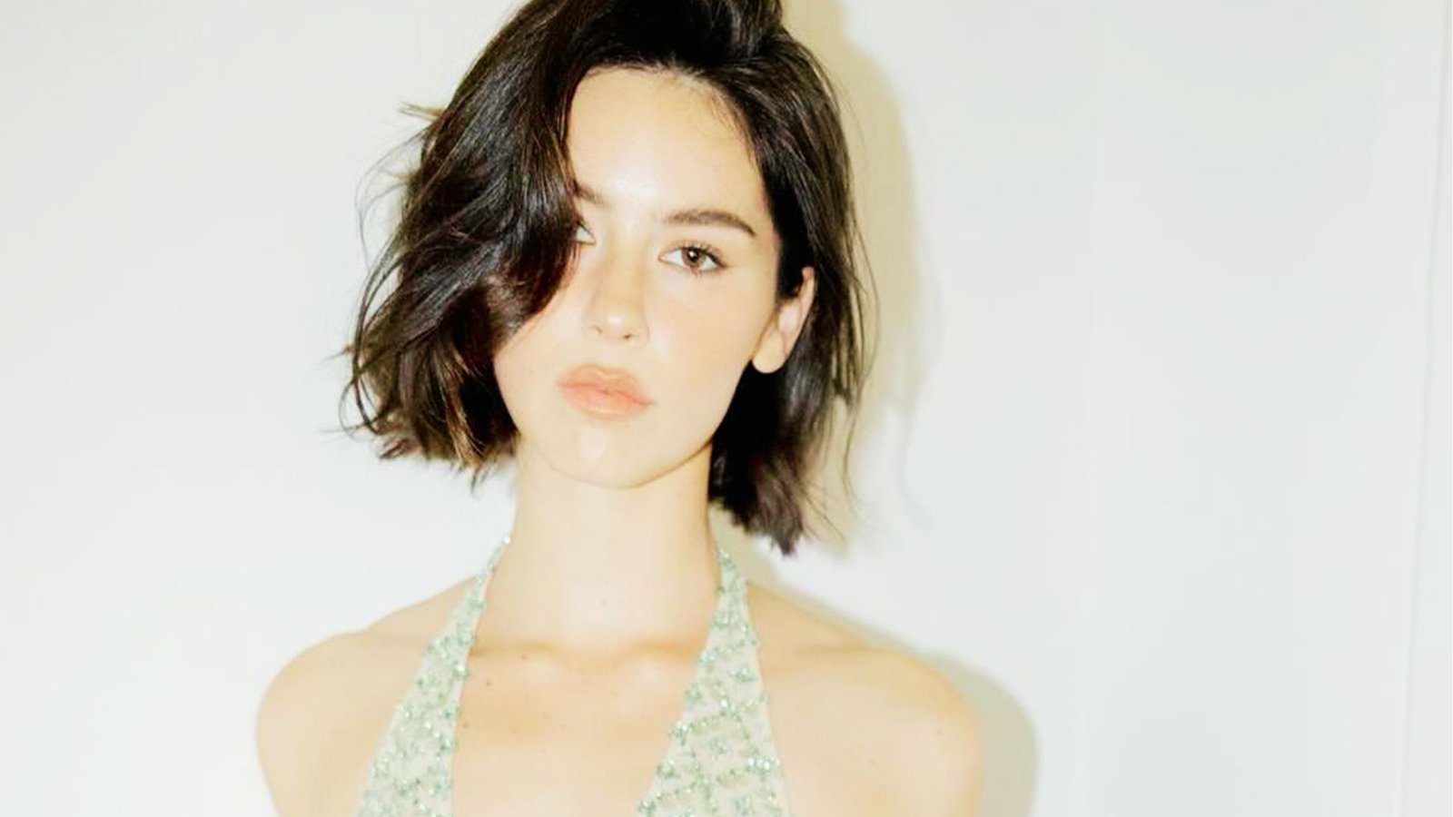 Wavy Bob with Minimal Styling